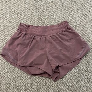 Lululemon Hotty Hot Low-Rise Lined Short 2.5”- Mauve Pink, SIZE 4